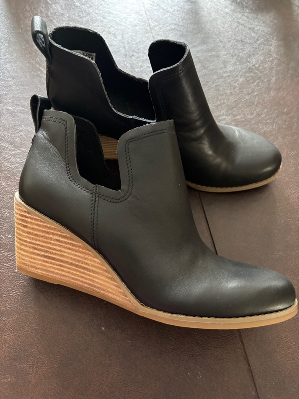TOMS Black Leather Wedge Ankle Booties with Natural Wood Heel- new never worn